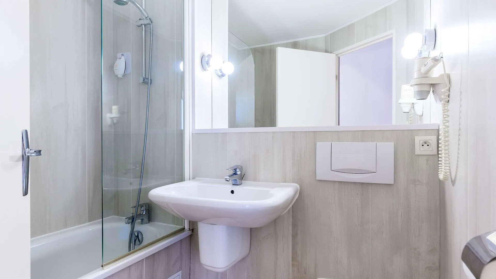 Ramada By Wyndham Luoyang Downtown Hotel Luoyang (Henan)